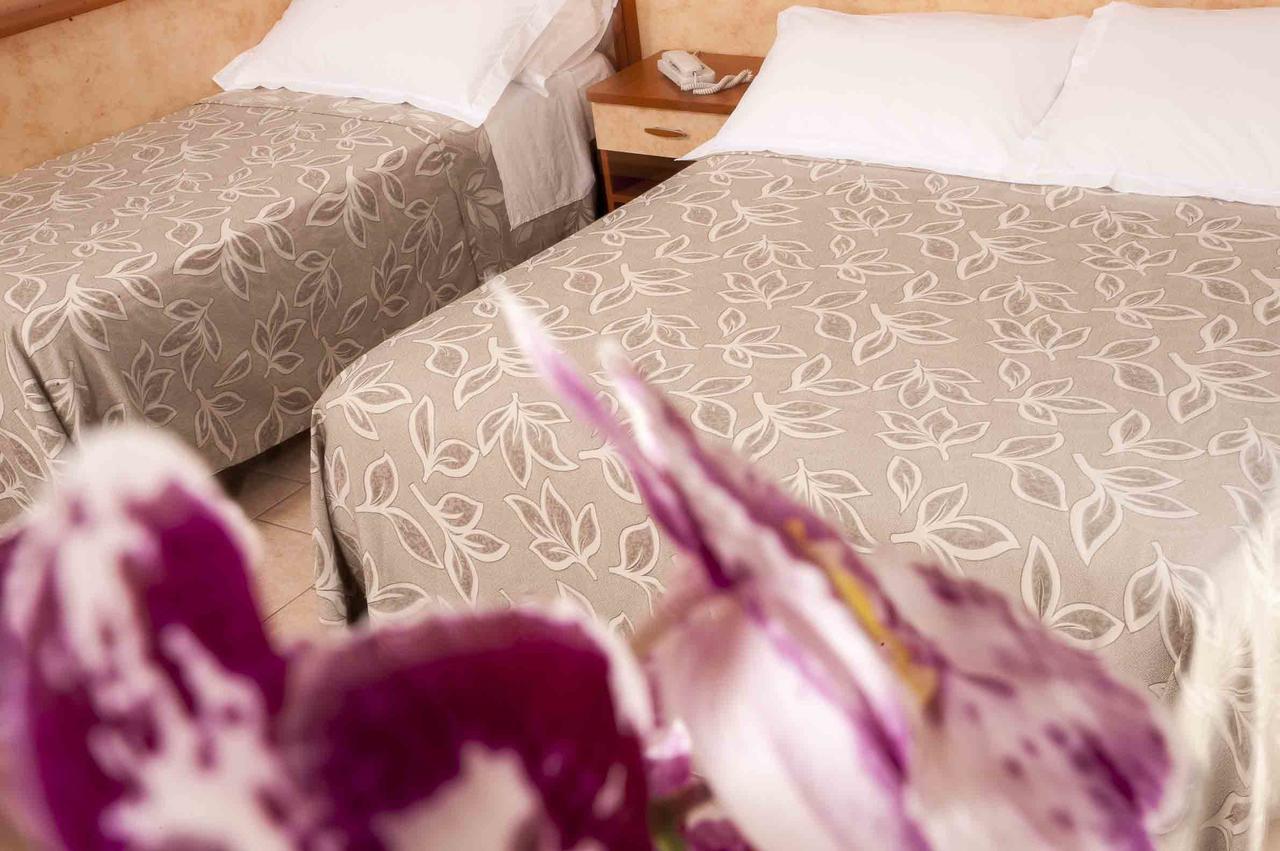 Hotel Calypso Cesenatico Phòng bức ảnh